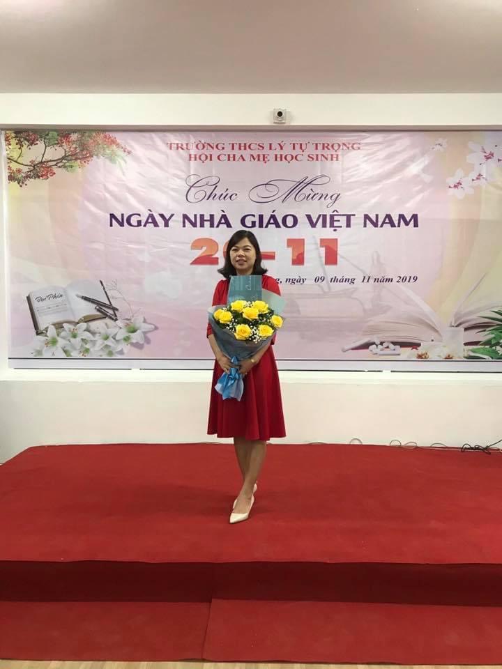 Cô Giáo Thiết Phi